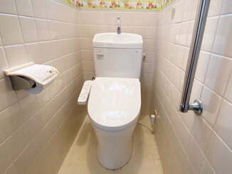 トイレリフォーム お掃除しやすい節水型のトイレと、早急に取り替えたキッチン水栓