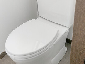 トイレリフォーム明るく清潔感のある綺麗なトイレ