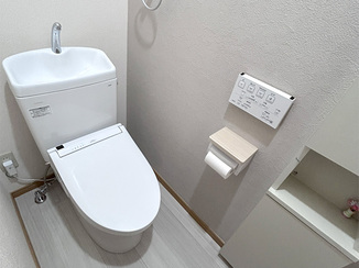 トイレリフォーム 暮らしになじむシンプルモダンなレストルーム