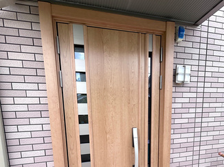 玄関ドアリフォーム タグキーが便利な玄関ドア＆防音性にすぐれた内窓