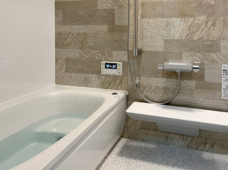 バスルームリフォーム 断熱性を重視した冬でも暖かく入浴できるユニットバス